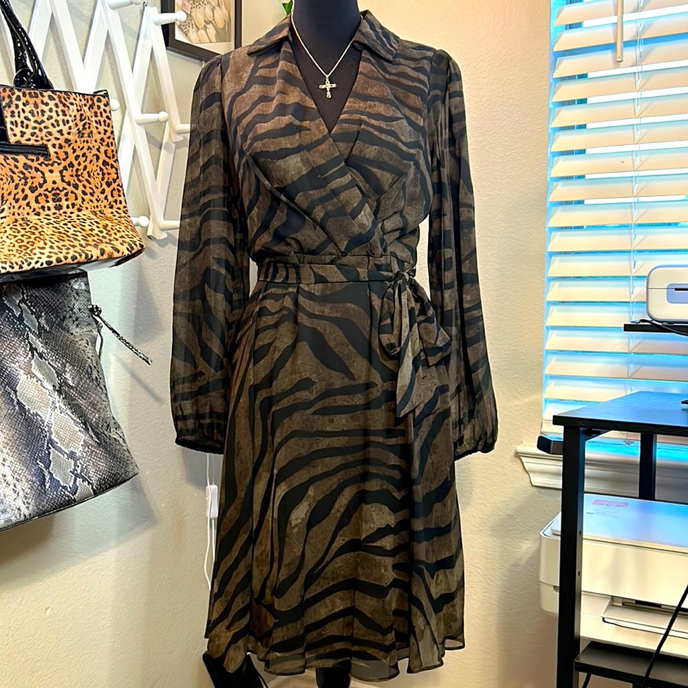 Fabulous DKNY LongSleeve Midi Dress